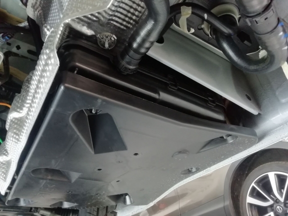 Acél AdBlue tartályvédő lemez Renault Master 3