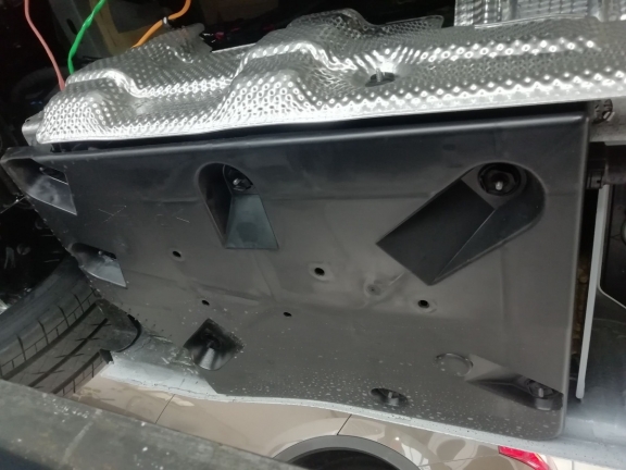 Acél AdBlue tartályvédő lemez Renault Master 3