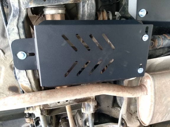 Acél motor, kapcsolószekrény védőlemez Dacia Duster 4x4