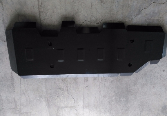 Acél üzemanyagtartály védőlemez Toyota Hilux