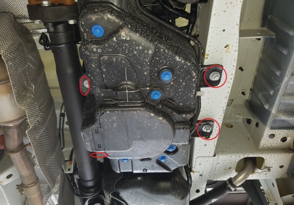 Acél AdBlue tartályvédő lemez Ford Transit Custom