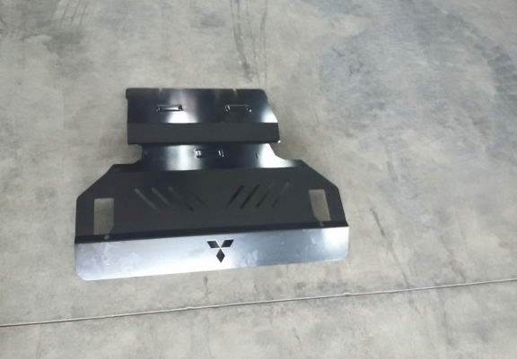 Acél motor, hűtő védőlemez Mitsubishi Pajero 3 (V60, V70)