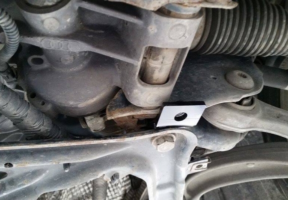 Acél motor, hűtő védőlemez Audi A6