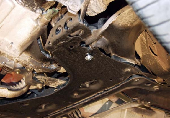 Acél motor, kapcsolószekrény védőlemez Nissan Note