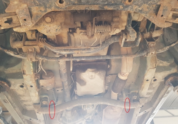 Acél kapcsolószekrény védőlemez Mitsubishi Pajero Pinin