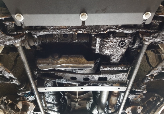 Acél motor, hűtő védőlemez Nissan Terrano II