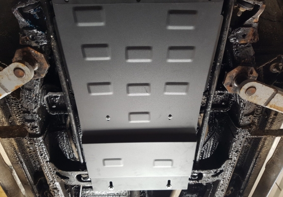 Acél kapcsolószekrény, osztómű védőlemez Nissan Terrano II