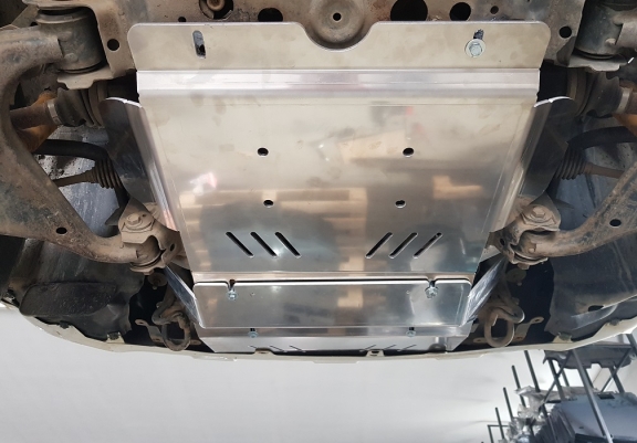 Motor, karter- védő Alumíniumlemez Toyota Hilux Revo