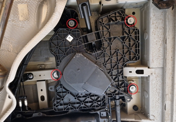 Acél AdBlue tartályvédő lemez Opel Zafira Life