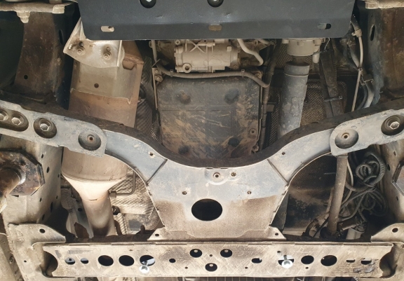 Acél kapcsolószekrény védőlemez Renault Alaskan