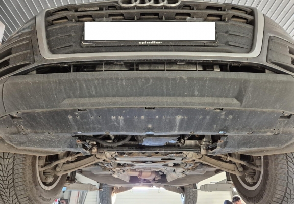 Acél kapcsolószekrény védőlemez Audi Q5