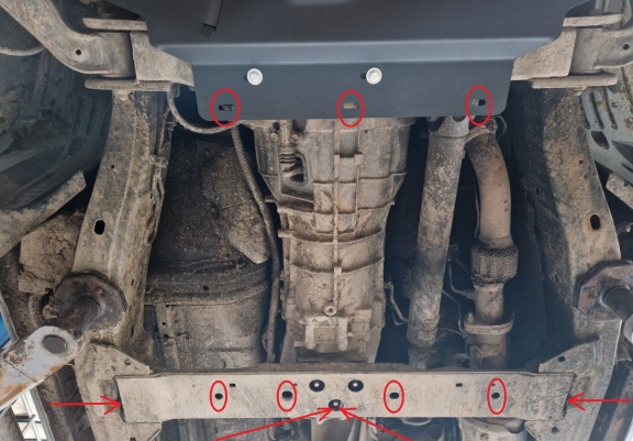 Aluminum kapcsolószekrény védőlemez Nissan Navara