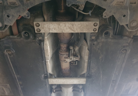 Alumínium katalizátorvédő / katalizátor zár Toyota Corolla Cross