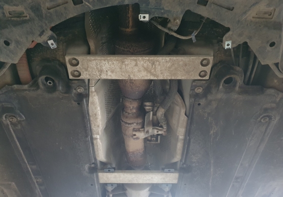 Alumínium katalizátorvédő / katalizátor zár Toyota Corolla Cross