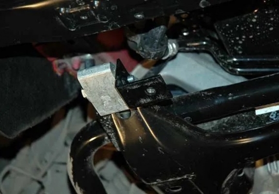 Acél motorvédőlemez Audi Q7 S-Line