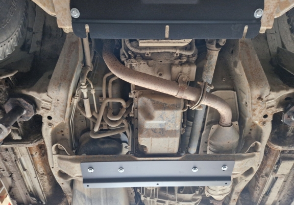 Acél kapcsolószekrény védőlemez Mitsubishi Pajero 4 (V80, V90)