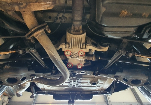 Acél differenciálmű védőlemez Toyota RAV 4