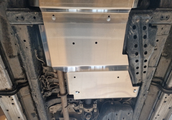 Alumínium differenciálmű, osztómű védőlemez Toyota Hilux Invincible