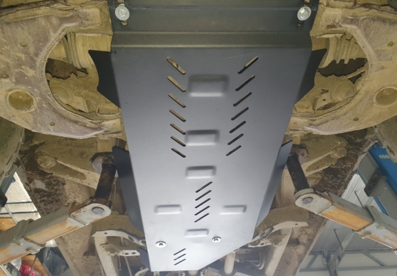 Acél kapcsolószekrény, differenciálmű védőlemez Toyota Hilux