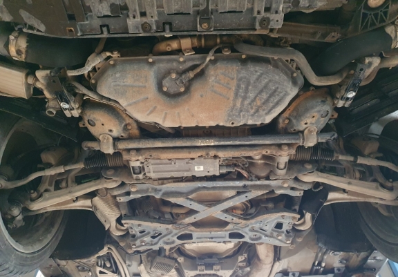 Acél motor, hűtő védőlemez Audi A8