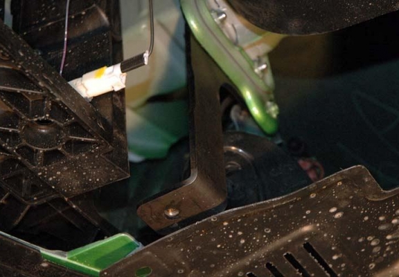 Acél motor, sebességváltó, hűtő, első lökhárító védőlemez Mazda 2