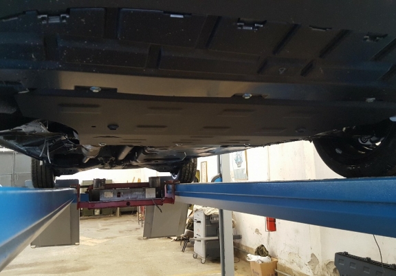 Acél motor, kapcsolószekrény védőlemez Mercedes Vito W447