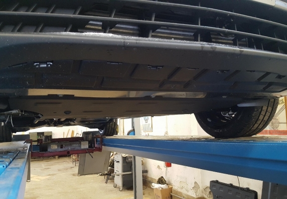 Aluminum motor, kapcsolószekrény védőlemez Mercedes V-Class W447