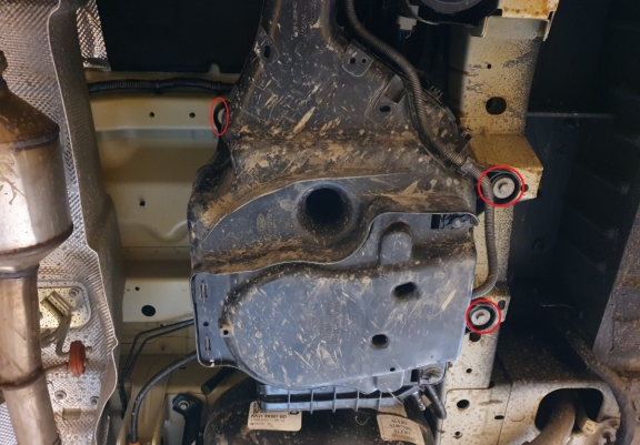 Acél AdBlue tartályvédő lemez Ford Transit