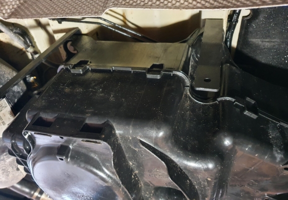 Acél AdBlue tartályvédő lemez Ford Transit