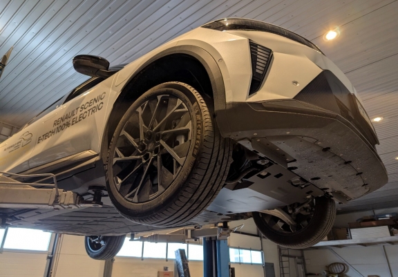 Acél kapcsolószekrény, hűtő védőlemez Renault Scenic E-Tech