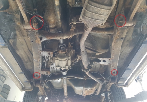 Acél kapcsolószekrény védőlemez Suzuki Jimny