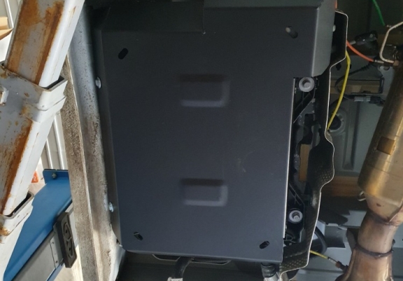 Acél AdBlue tartályvédő lemez Renault Master 3