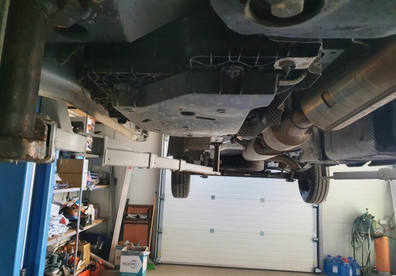 Acél AdBlue tartályvédő lemez Renault Master 3