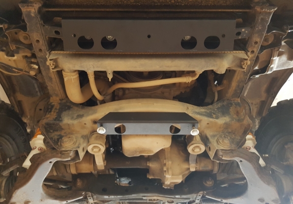 Acél motor, hűtő védőlemez Toyota Land Cruiser J90