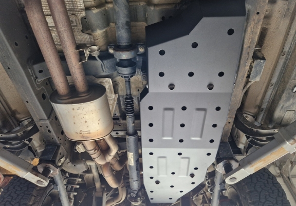 Acél üzemanyagtartály védőlemez Ford Ranger Raptor