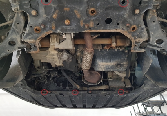 Acél motor, kapcsolószekrény védőlemez Ford C - Max