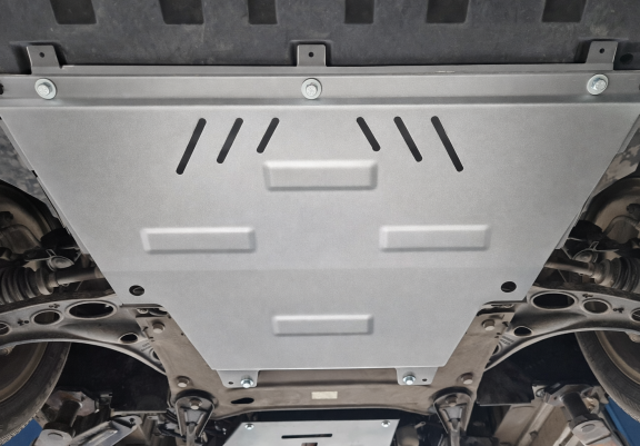 Aluminium motor, kapcsolószekrény védőlemez Nissan NV300