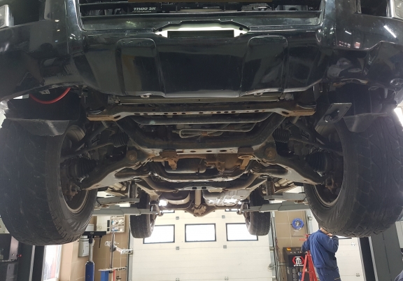 Acél kapcsolószekrény védőlemez Lexus GX