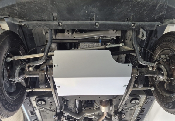Aluminium motor, kapcsolószekrény védőlemez Suzuki Jimny