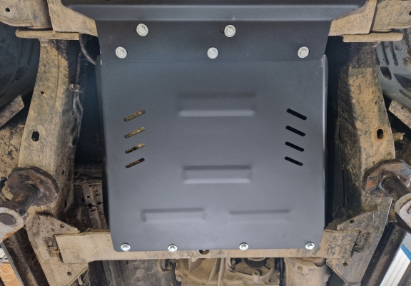 Aluminum kapcsolószekrény védőlemez Nissan Pathfinder
