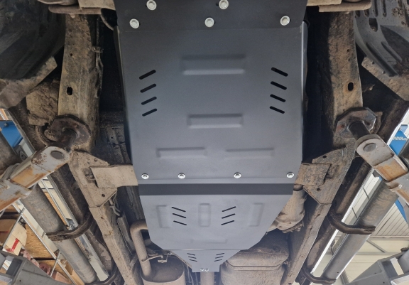 Aluminum kapcsolószekrény védőlemez Nissan Pathfinder